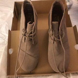 TOMS Desert wedge